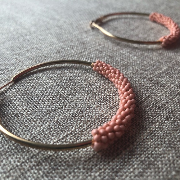 Tres Femmes earrings. - Picture 7 of 7